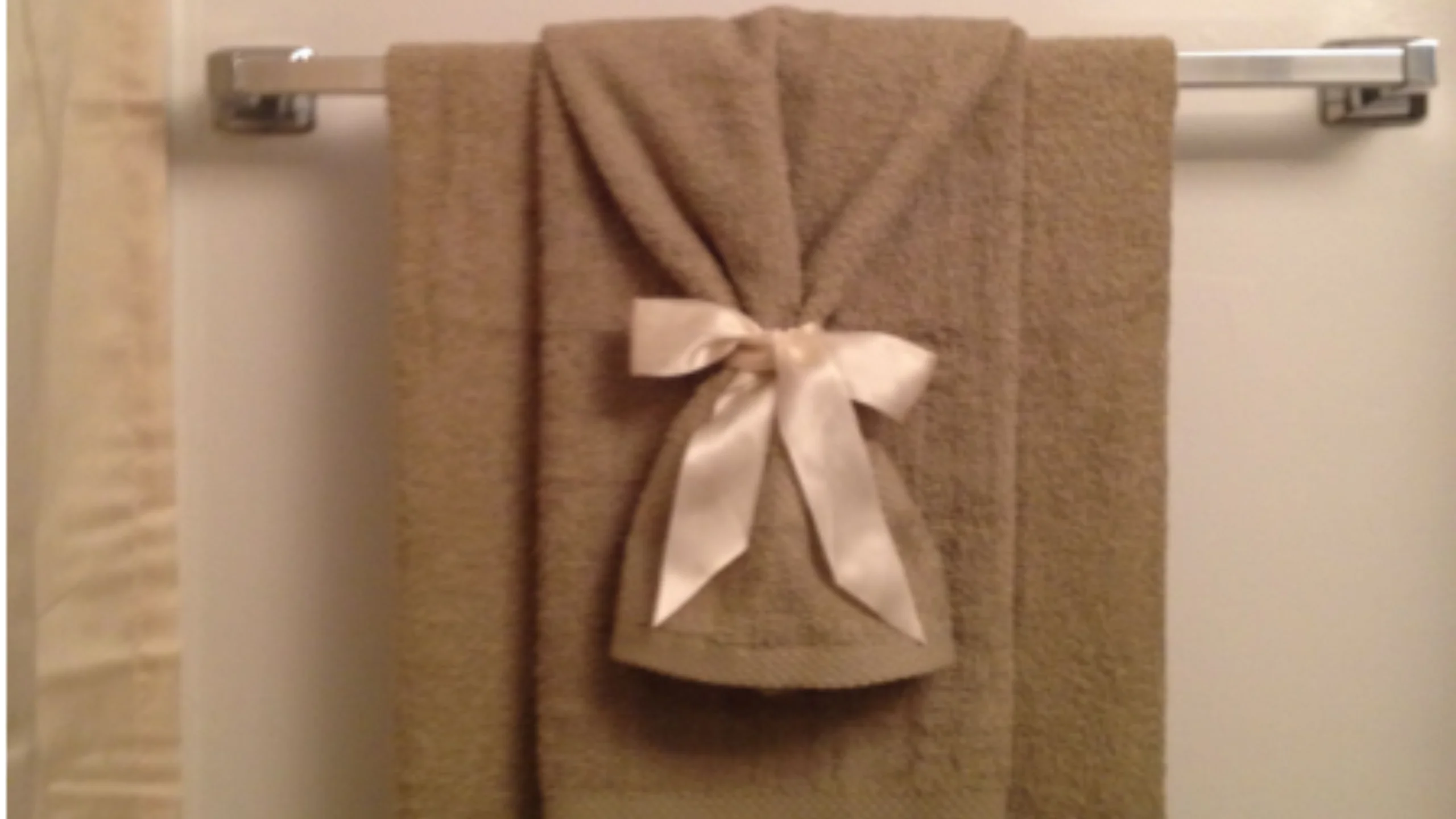 Bathroom towel decor ideas